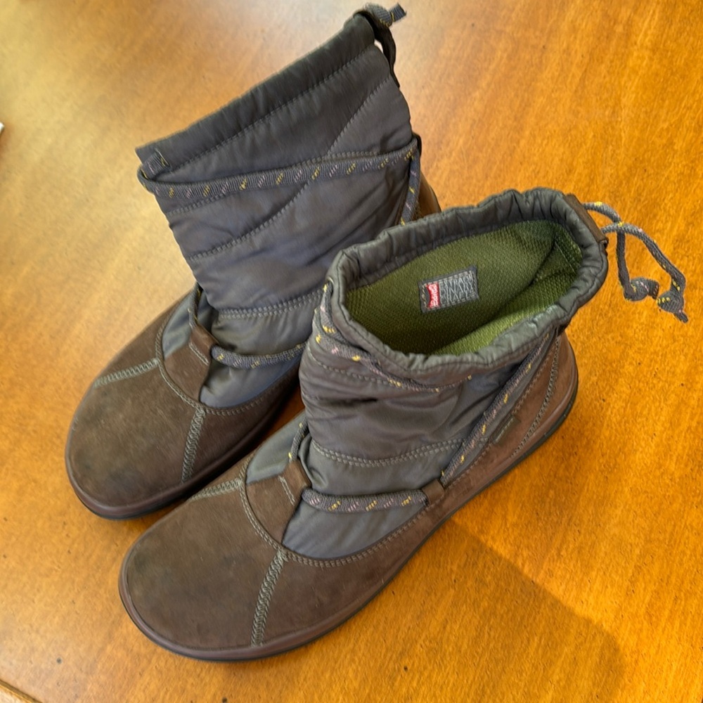 Camper boots, size 39